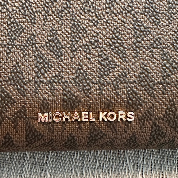 Michael Kors Signature Brown Acorn Greenwich Medium Tab Zip Around Wallet - Picture 4 of 13